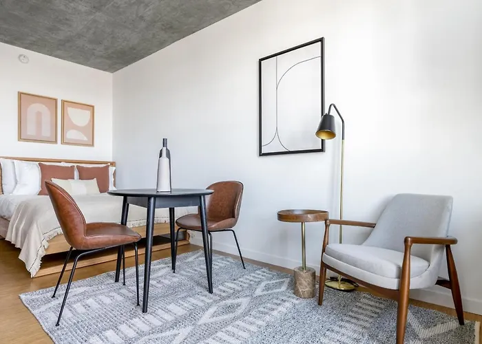 Apartment Lincoln Park W Wd Patio Nr L Chi-328