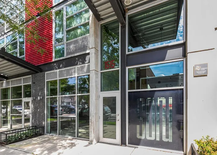 Lincoln Park W Wd Patio Nr L Chi-328 * Chicago
